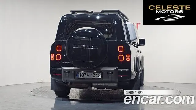 LAND ROVER Defender (L663) 130 D300 X-Dynamic HSE 2024 — photo 3 sur 20