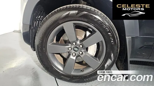 LAND ROVER Defender (L663) 130 D300 X-Dynamic HSE 2024 — photo 4 sur 20