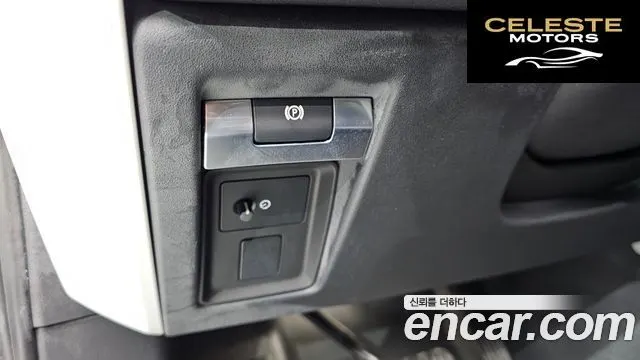 LAND ROVER Defender (L663) 110 D250 SE 2023 — photo 18 sur 20