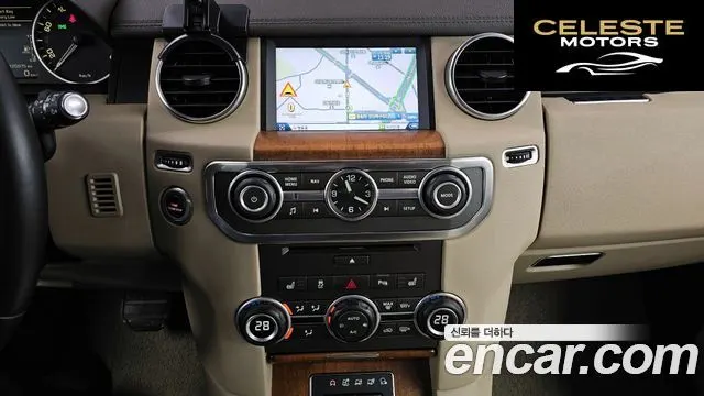 LAND ROVER Discovery 4 3.0 SDV6 SE 2016 — photo 14 sur 20