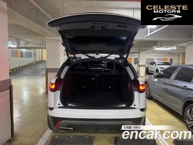 LAND ROVER Range Rover Velar 3.0 D300 R-Dynamic HSE 2018 — photo 11 sur 26