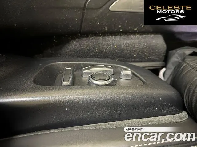 LAND ROVER Range Rover Velar 3.0 D300 R-Dynamic HSE 2018 — photo 16 sur 26