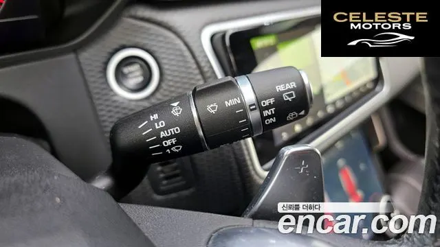 LAND ROVER Range Rover Velar 2.0 D240 R-Dynamic SE 2018 — photo 17 sur 20