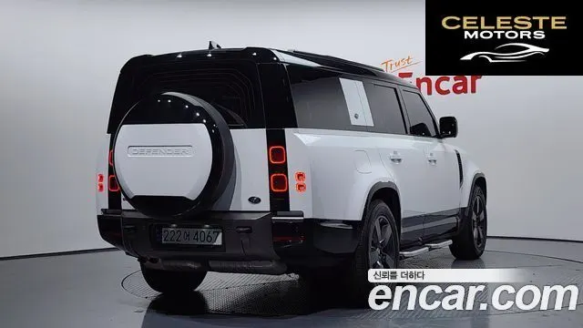 LAND ROVER Defender (L663) 130 D300 X-Dynamic HSE 2023 — photo 2 sur 20
