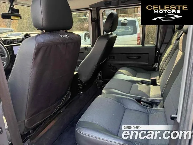 LAND ROVER Defender 110 2012 — photo 14 sur 20