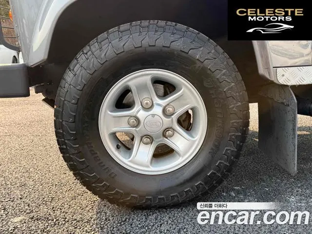 LAND ROVER Defender 110 2012 — photo 6 sur 20