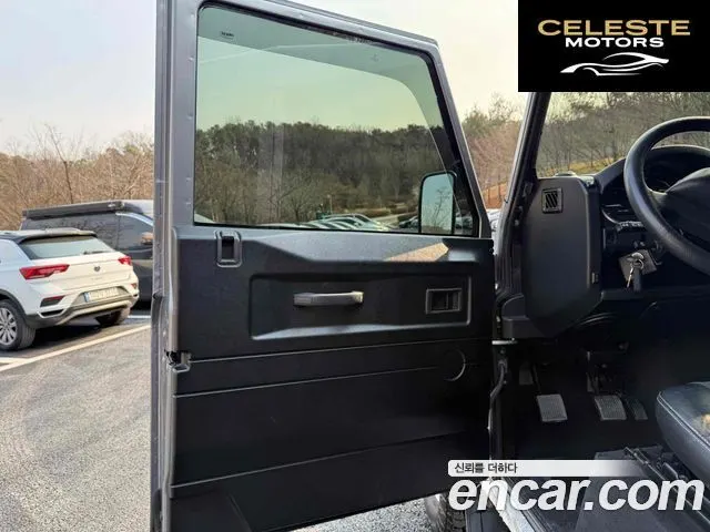LAND ROVER Defender 110 2012 — photo 9 sur 20