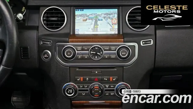 LAND ROVER Discovery 4 3.0 SDV6 SE 2016 — photo 16 sur 20