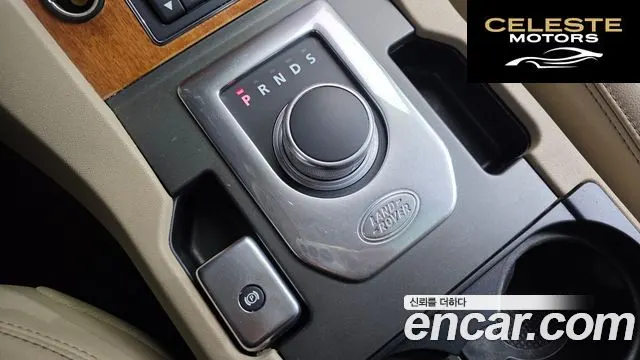 LAND ROVER Discovery 4 3.0 SDV6 SE 2013 — photo 9 sur 20