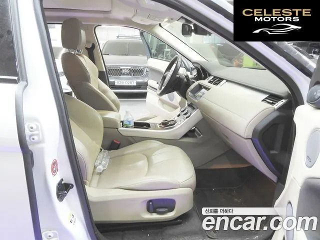 LAND ROVER Range Rover Evoque 2.0 TD4 SE 2017 — photo 13 sur 26