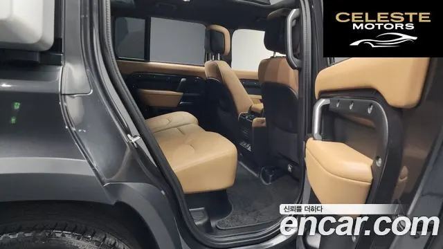LAND ROVER Defender (L663) 110 P300 X-Dynamic SE 2025 — photo 12 sur 20