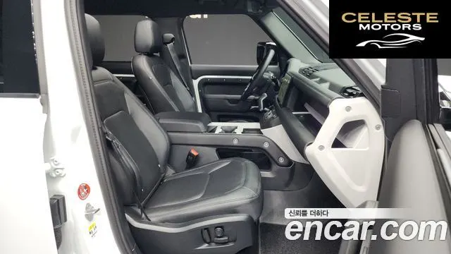 LAND ROVER Defender (L663) 110 D250 X-Dynamic SE 2025 — photo 12 sur 20