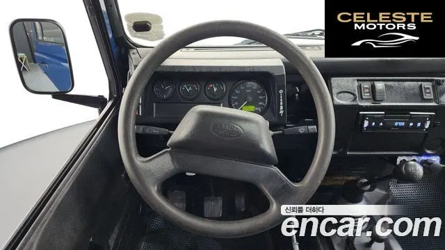 LAND ROVER Defender 110 2000 — photo 13 sur 20