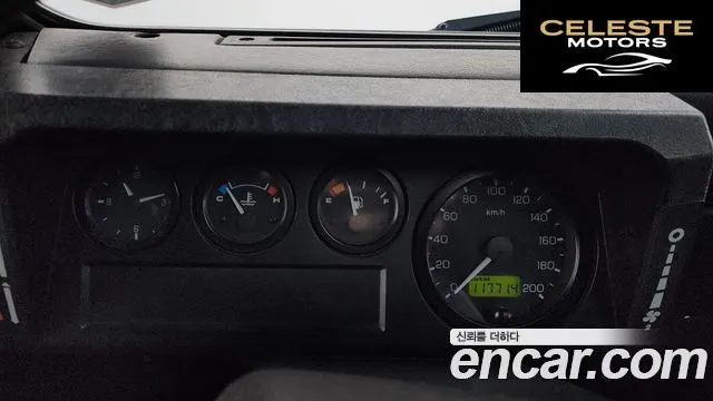 LAND ROVER Defender 110 2000 — photo 8 sur 20