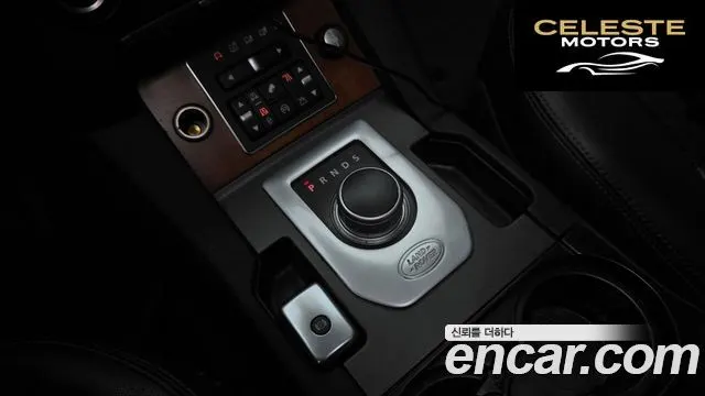 LAND ROVER Discovery 4 3.0 SDV6 SE 2016 — photo 9 sur 20