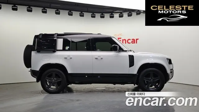LAND ROVER Defender (L663) 110 P300 X-Dynamic SE 2025 — photo 6 sur 20