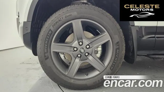 LAND ROVER Defender (L663) 110 P300 X-Dynamic SE 2025 — photo 9 sur 20