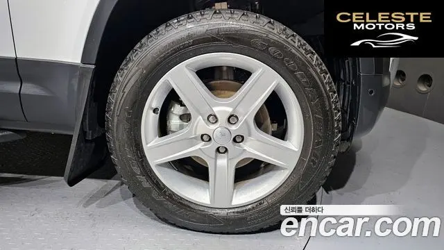 LAND ROVER Defender (L663) 110 D250 SE 2023 — photo 5 sur 20