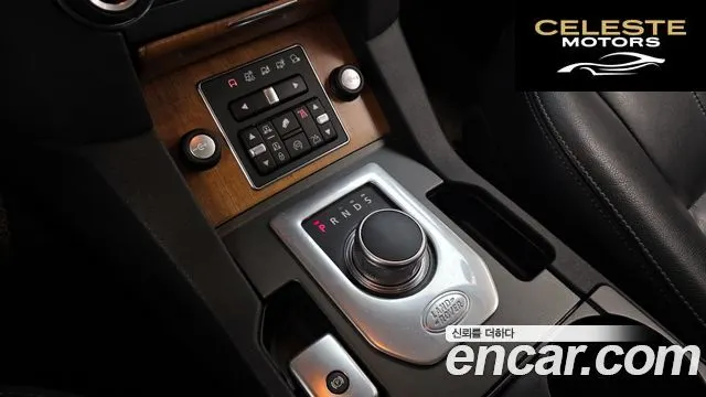 LAND ROVER Discovery 4 3.0 SDV6 SE 2015 — photo 9 sur 20