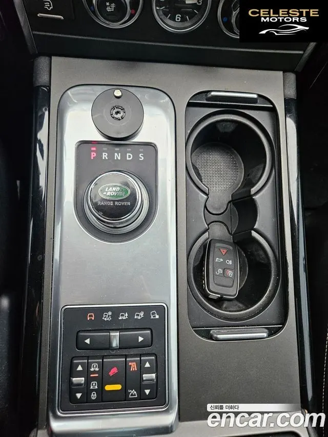 LAND ROVER Range Rover 4.4 TDV8 Vogue 2012 — photo 15 sur 26