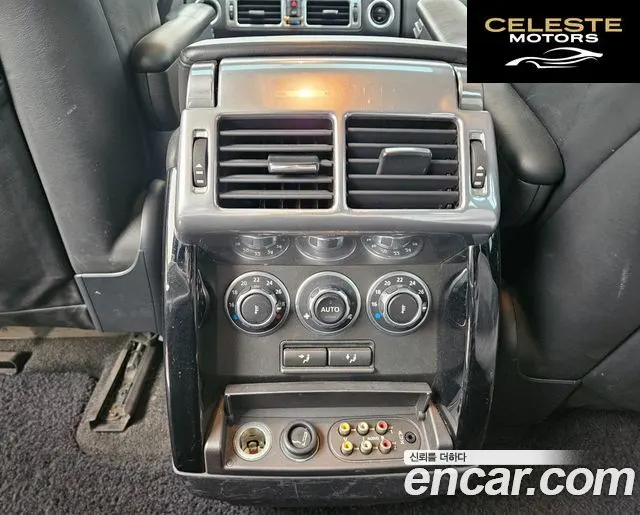 LAND ROVER Range Rover 4.4 TDV8 Vogue 2012 — photo 17 sur 26