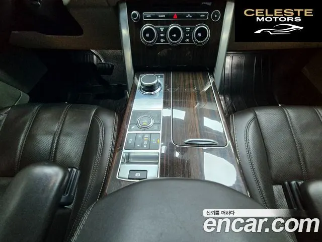 LAND ROVER Range Rover 44.4 SDV8 Vogue SE 2015 — photo 9 sur 26