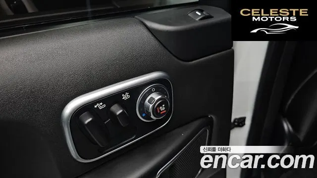 LAND ROVER Range Rover 4.4 TDV8 Vogue 2012 — photo 18 sur 26