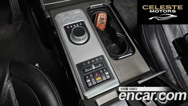 LAND ROVER Range Rover 4.4 TDV8 Vogue 2012 — photo 9 sur 26