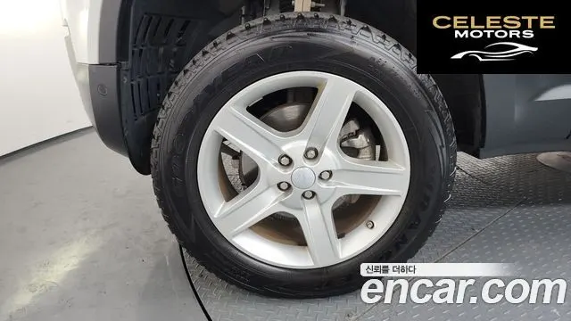 LAND ROVER Defender (L663) 110 D240 SE 2020 — photo 5 sur 20