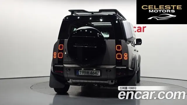 LAND ROVER Defender (L663) 110 P300 X-Dynamic SE 2025 — photo 4 sur 20