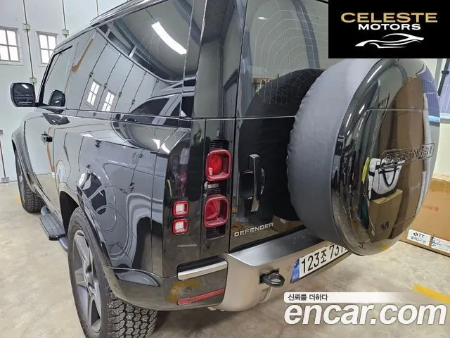 LAND ROVER Defender (L663) 90 D250 X-Dynamic SE 2025 — photo 3 sur 18