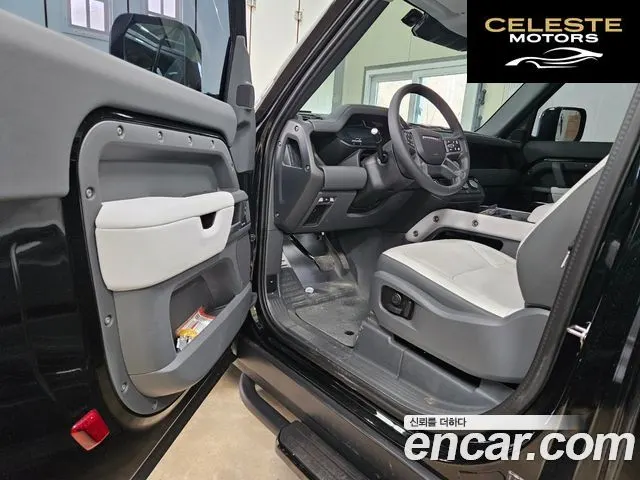 LAND ROVER Defender (L663) 90 D250 X-Dynamic SE 2025 — photo 9 sur 18