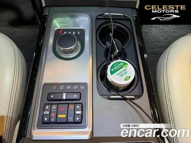 LAND ROVER Range Rover 4.4 TDV8 Vogue 2012 — photo 12 sur 20