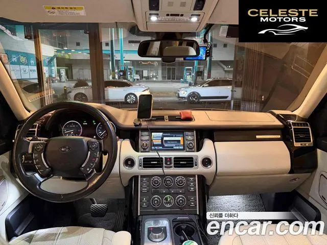 LAND ROVER Range Rover 4.4 TDV8 Vogue 2012 — photo 9 sur 20