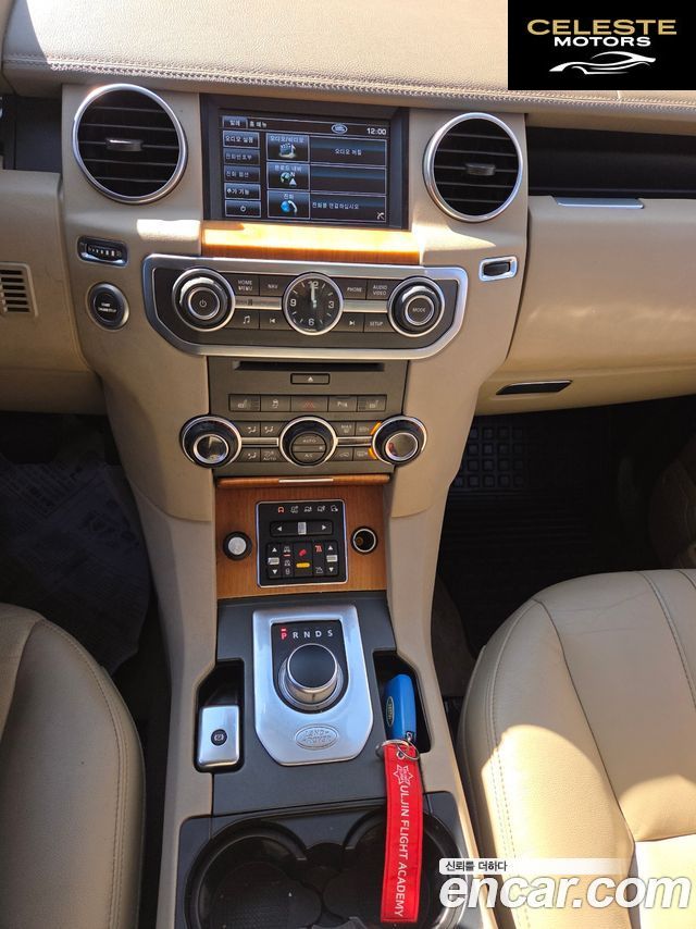LAND ROVER Discovery 4 3.0 SDV6 HSE 2012 — photo 9 sur 25