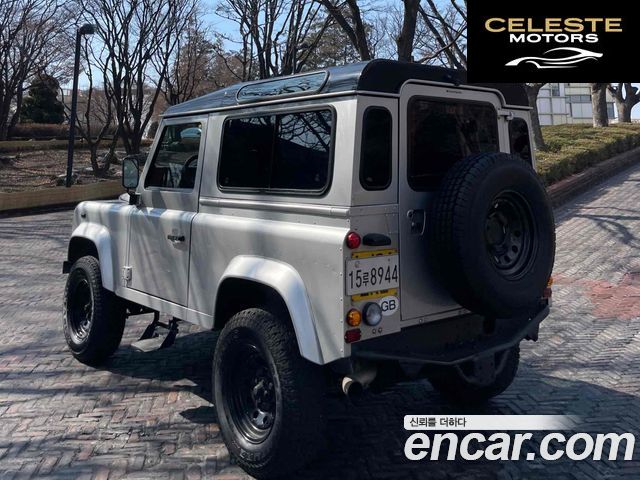 LAND ROVER Defender 90 2004 — photo 4 sur 14