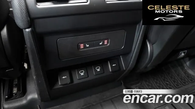 LAND ROVER Defender (L663) 110 P300 X-Dynamic SE 2022 — photo 17 sur 20