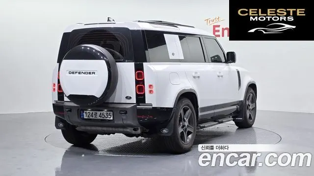 LAND ROVER Defender (L663) 110 P300 X-Dynamic SE 2022 — photo 2 sur 20