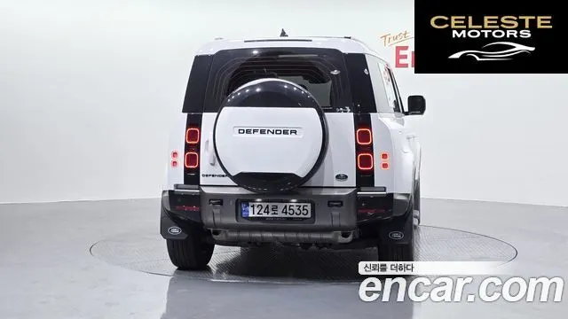 LAND ROVER Defender (L663) 110 P300 X-Dynamic SE 2022 — photo 4 sur 20