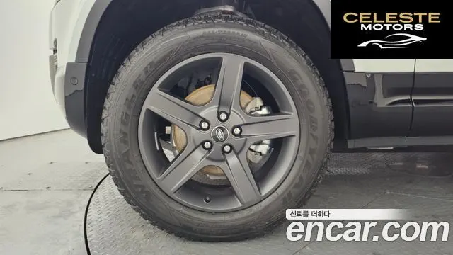 LAND ROVER Defender (L663) 90 D250 X-Dynamic SE 2025 — photo 9 sur 20
