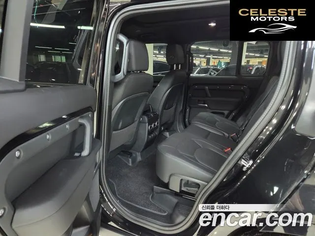 LAND ROVER Defender (L663) 130 P400 2025 — photo 8 sur 26