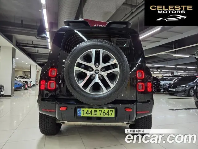 LAND ROVER Defender (L663) 90 P400 X 2025 — photo 4 sur 26