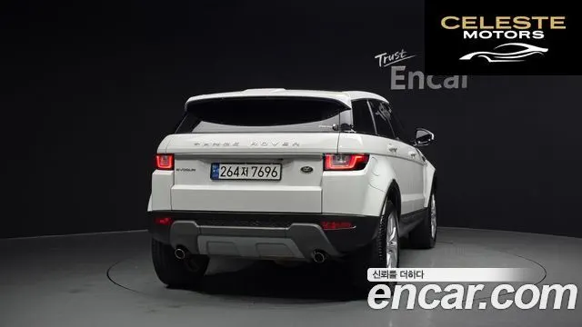 LAND ROVER Range Rover Evoque 2.0 TD4 SE 2018 — photo 4 sur 26