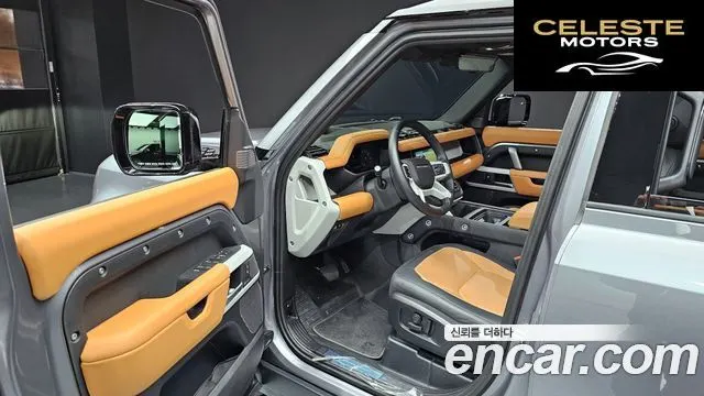 LAND ROVER Defender (L663) 110 P300 X-Dynamic SE 2024 — photo 11 sur 20