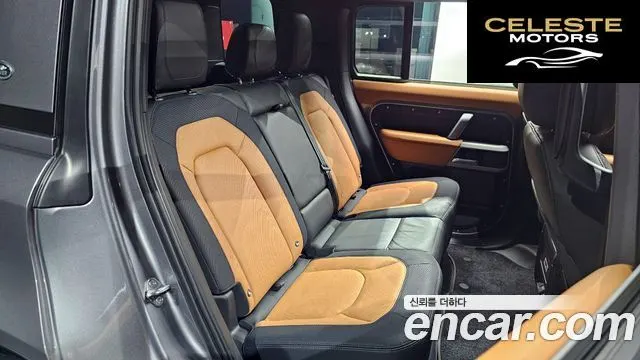 LAND ROVER Defender (L663) 110 P300 X-Dynamic SE 2024 — photo 12 sur 20