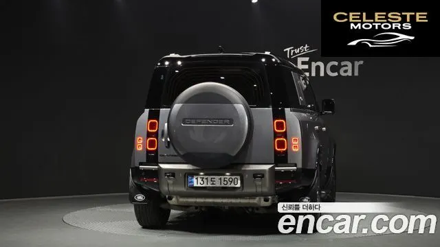 LAND ROVER Defender (L663) 110 P300 X-Dynamic SE 2024 — photo 4 sur 20