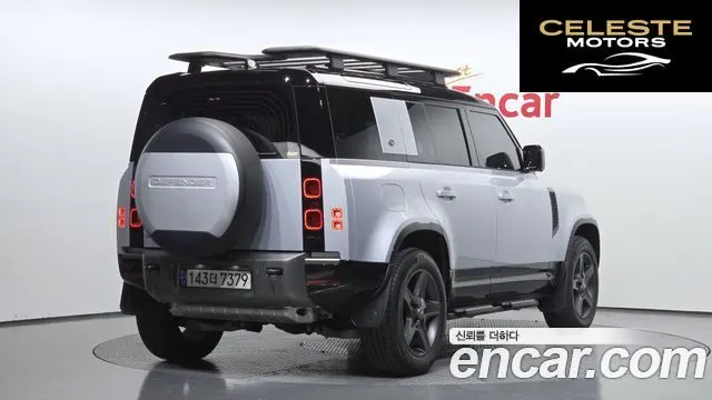 LAND ROVER Defender (L663) 110 P300 X-Dynamic SE 2024 — photo 2 sur 20