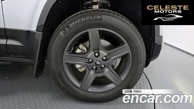 LAND ROVER Defender (L663) 110 P300 X-Dynamic SE 2024 — photo 5 sur 20