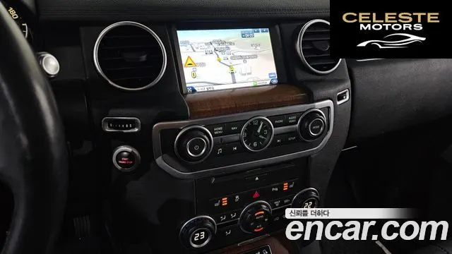 LAND ROVER Discovery 4 3.0 SDV6 SE 2016 — photo 17 sur 20