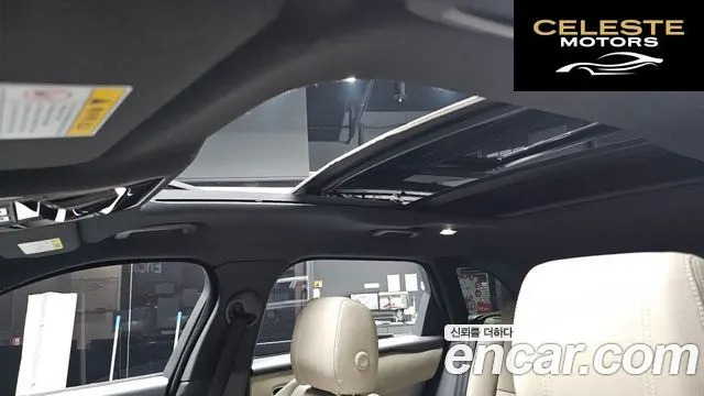 LAND ROVER Range Rover Velar 3.0 D300 R-Dynamic SE 2018 — photo 19 sur 20